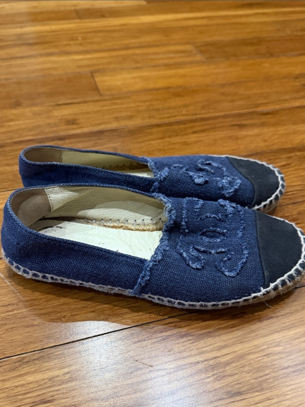 Chanel denim flat size 37